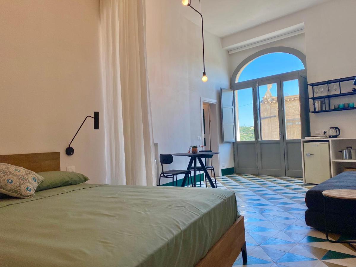 Super Giu Appartement Ragusa Buitenkant foto