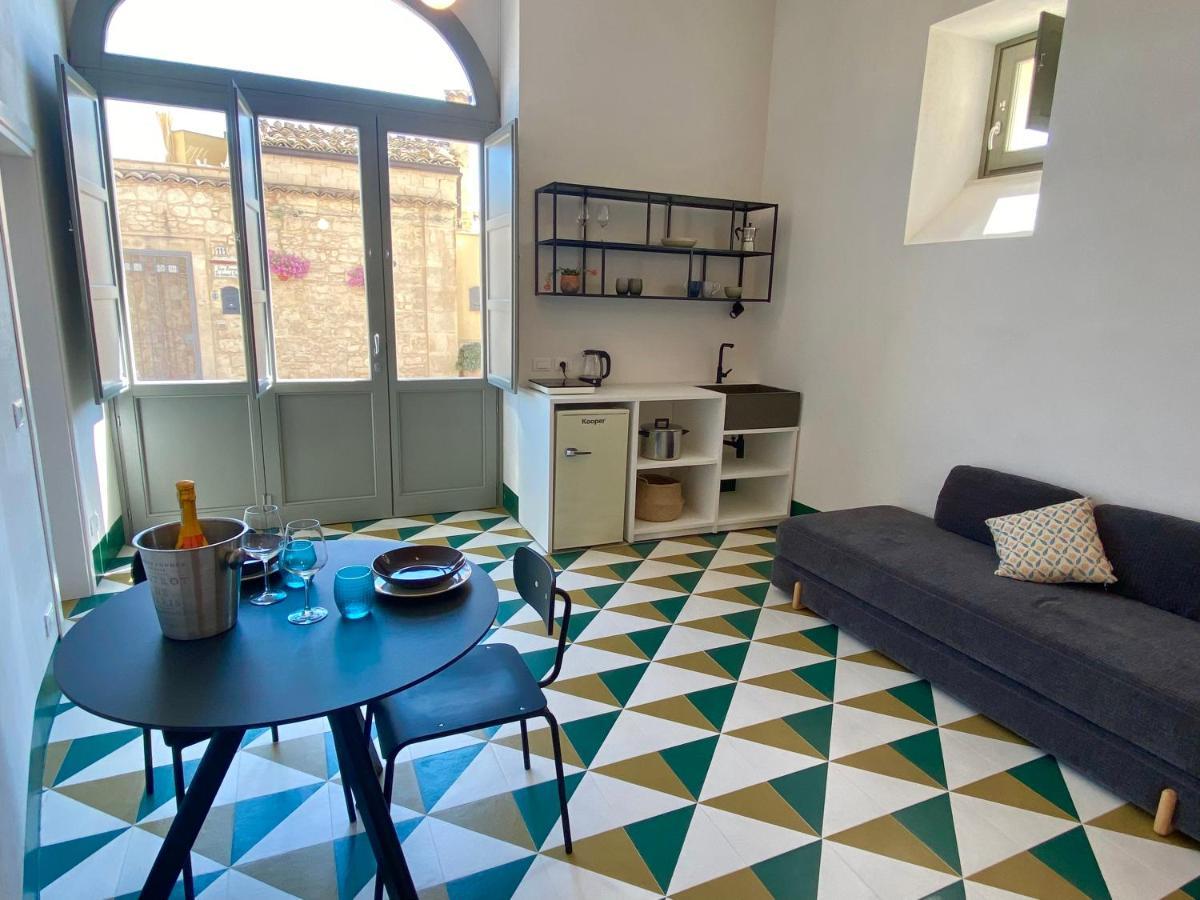 Super Giu Appartement Ragusa Buitenkant foto