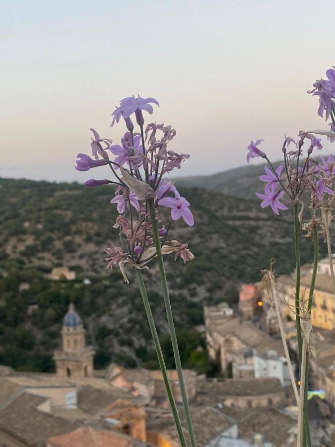 Super Giu Appartement Ragusa Buitenkant foto