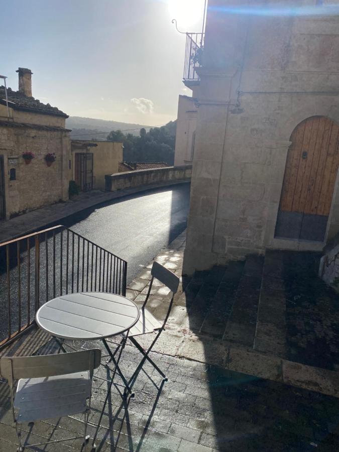 Super Giu Appartement Ragusa Buitenkant foto